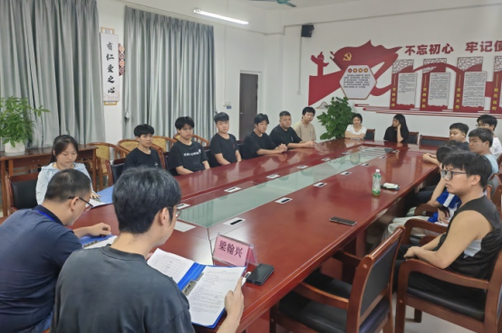 伊岭校区开班典礼.png