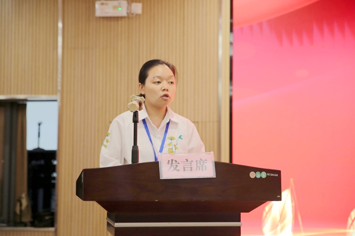 2024年师徒结对骨干教师徒弟代表邵琼.jpg